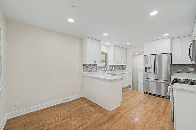 7426 Park Place, Hammond, IN 46324