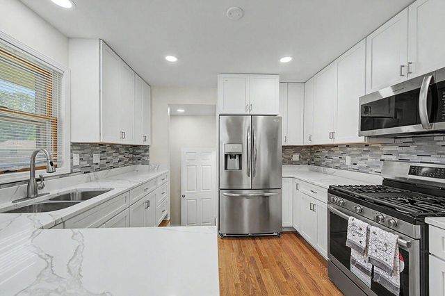 7426 Park Place, Hammond, IN 46324