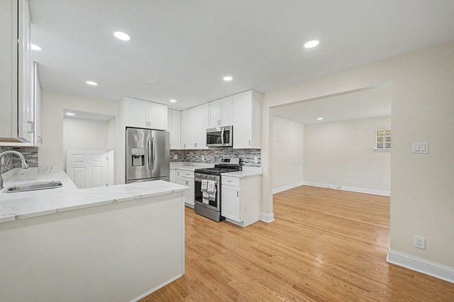 7426 Park Place, Hammond, IN 46324