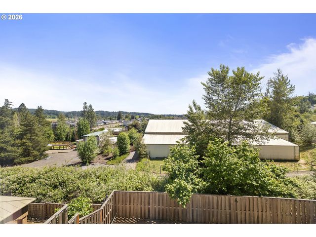 17114 Se RHODODENDRON St, Happy Valley, OR 97086