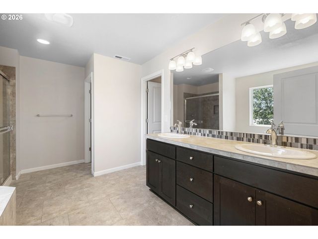17114 Se RHODODENDRON St, Happy Valley, OR 97086