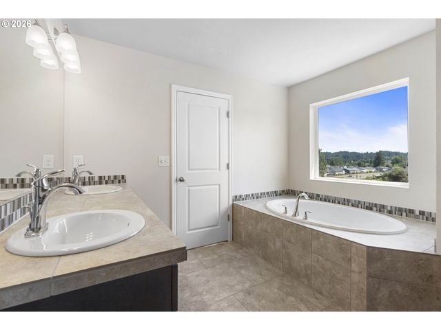 17114 Se RHODODENDRON St, Happy Valley, OR 97086