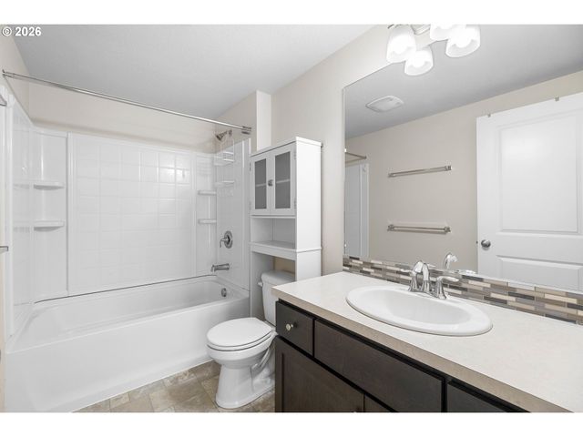 17114 Se RHODODENDRON St, Happy Valley, OR 97086