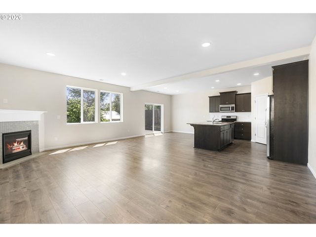 17114 Se RHODODENDRON St, Happy Valley, OR 97086