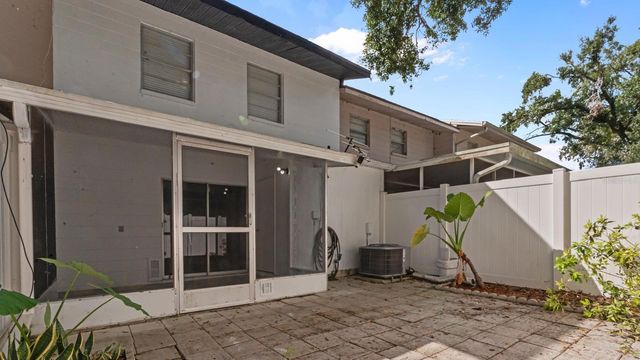 11717 WESSON CIRCLE E, Tampa, FL 33618