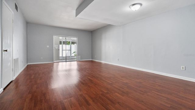 11717 WESSON CIRCLE E, Tampa, FL 33618