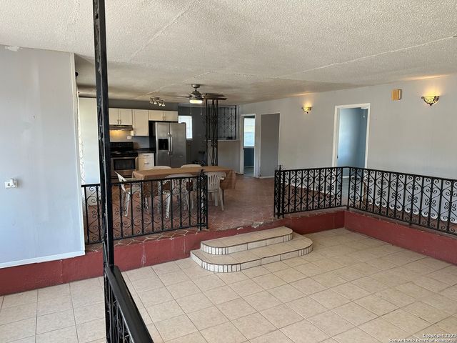 403.5 RETTA ST, Carrizo Springs, TX 78834