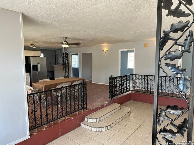 403.5 RETTA ST, Carrizo Springs, TX 78834