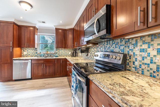 11 MILLS CT, Lovettsville, VA 20180