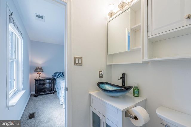 11 MILLS CT, Lovettsville, VA 20180