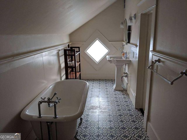 429 Calhoun Street NW, Atlanta, GA 30318