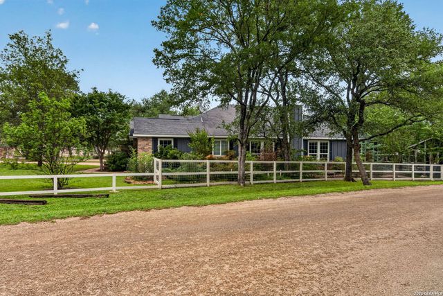 2 SONATA CIR, Wimberley, TX 78676