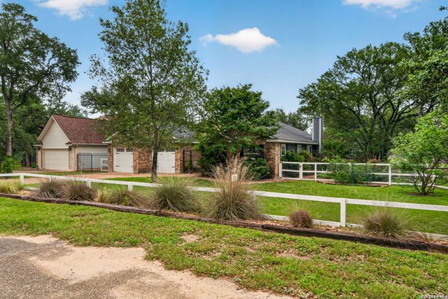 2 SONATA CIR, Wimberley, TX 78676