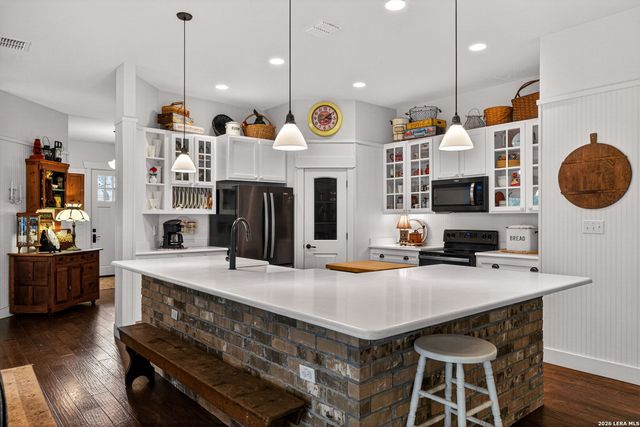 2 SONATA CIR, Wimberley, TX 78676