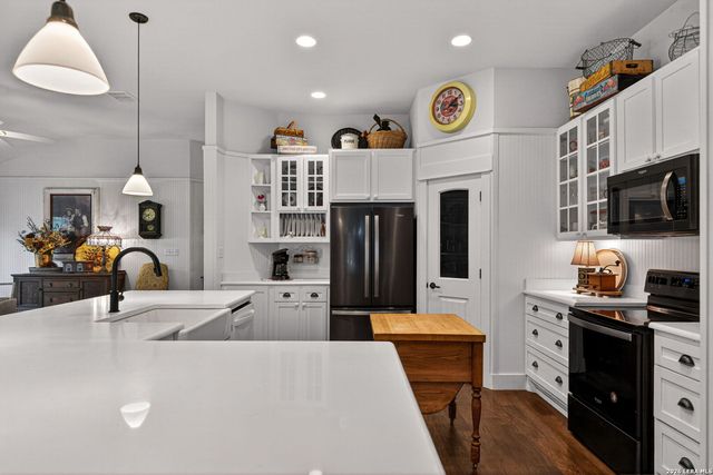 2 SONATA CIR, Wimberley, TX 78676