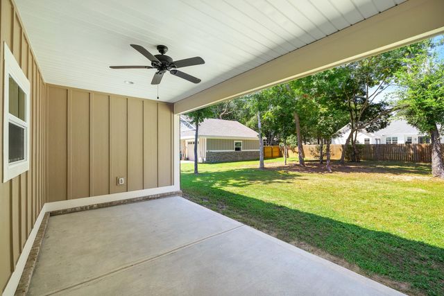 61 Spruce Street, Freeport, FL 32439