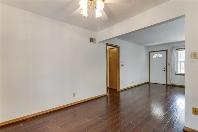 1426 E Salome Ln, Wichita, KS 67216