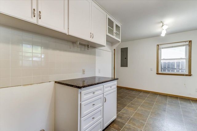 1426 E Salome Ln, Wichita, KS 67216