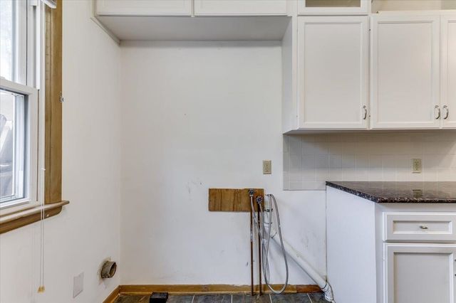 1426 E Salome Ln, Wichita, KS 67216