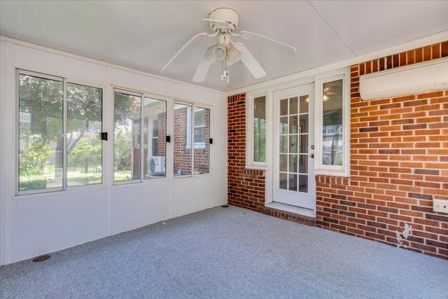 1426 E Salome Ln, Wichita, KS 67216