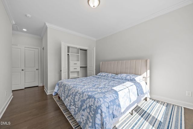 160 Cramerton Drive, Holly Springs, NC 27540