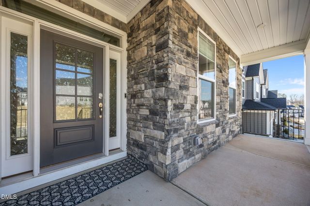 160 Cramerton Drive, Holly Springs, NC 27540