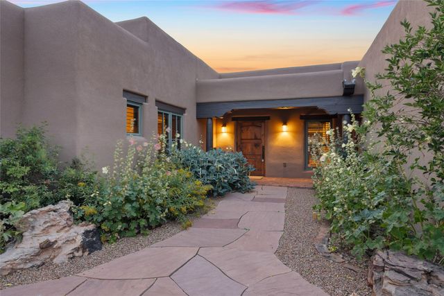 15 Calle Ojitos, Santa Fe, NM 87506