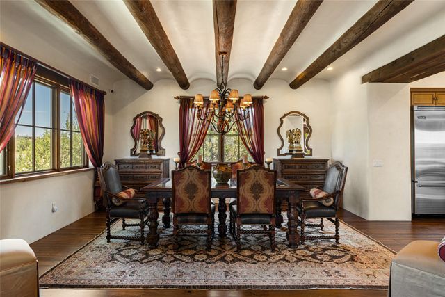 15 Calle Ojitos, Santa Fe, NM 87506