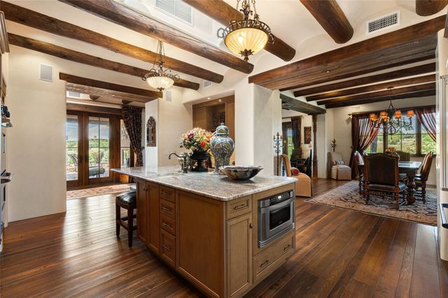 15 Calle Ojitos, Santa Fe, NM 87506