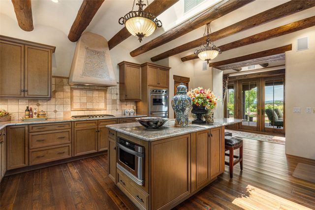 15 Calle Ojitos, Santa Fe, NM 87506