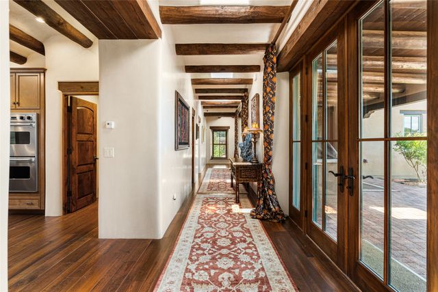 15 Calle Ojitos, Santa Fe, NM 87506