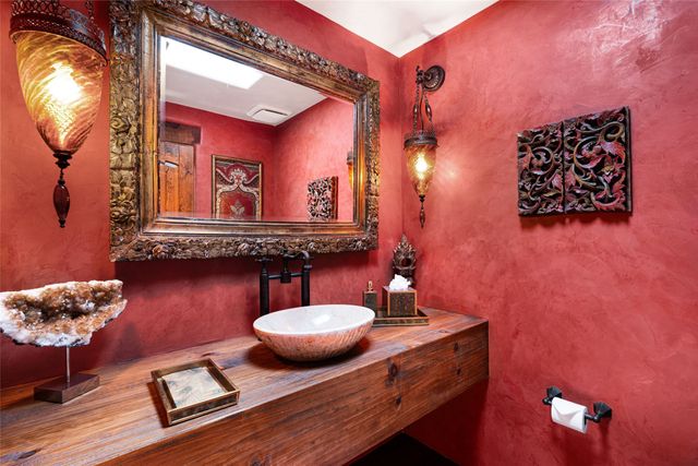 15 Calle Ojitos, Santa Fe, NM 87506
