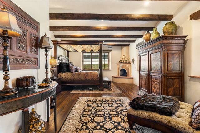 15 Calle Ojitos, Santa Fe, NM 87506