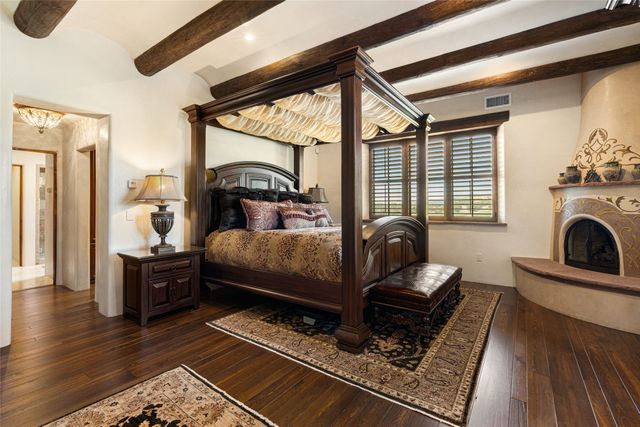 15 Calle Ojitos, Santa Fe, NM 87506