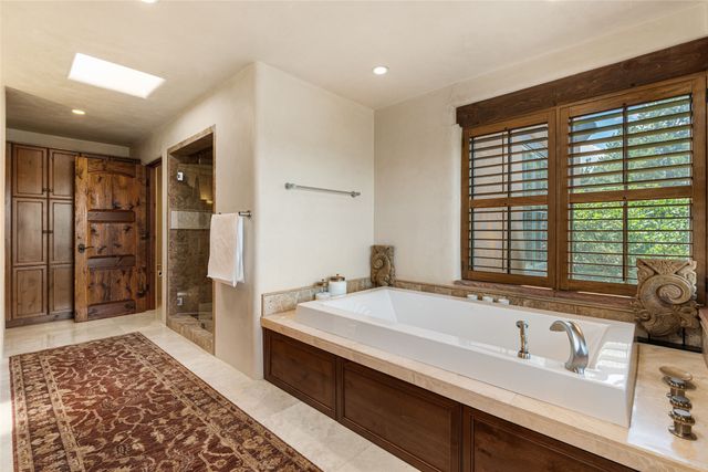 15 Calle Ojitos, Santa Fe, NM 87506