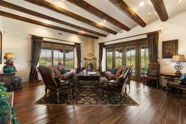 15 Calle Ojitos, Santa Fe, NM 87506