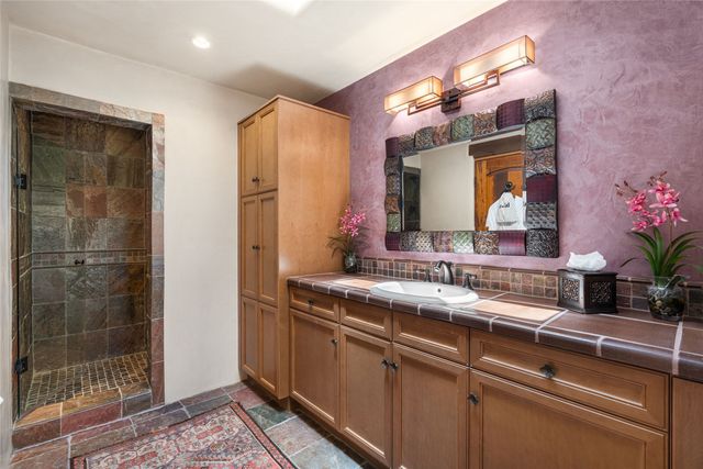 15 Calle Ojitos, Santa Fe, NM 87506