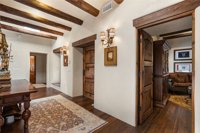 15 Calle Ojitos, Santa Fe, NM 87506