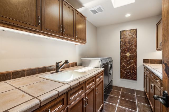 15 Calle Ojitos, Santa Fe, NM 87506