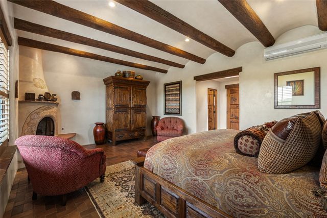 15 Calle Ojitos, Santa Fe, NM 87506