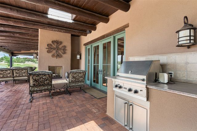 15 Calle Ojitos, Santa Fe, NM 87506