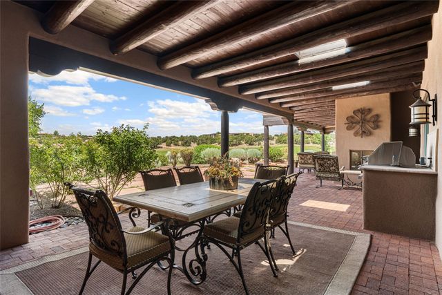 15 Calle Ojitos, Santa Fe, NM 87506