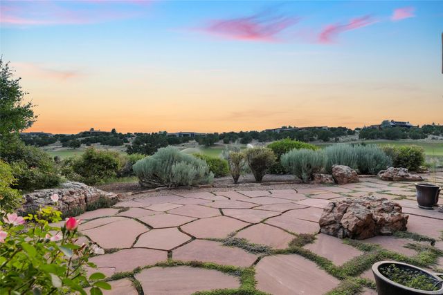 15 Calle Ojitos, Santa Fe, NM 87506