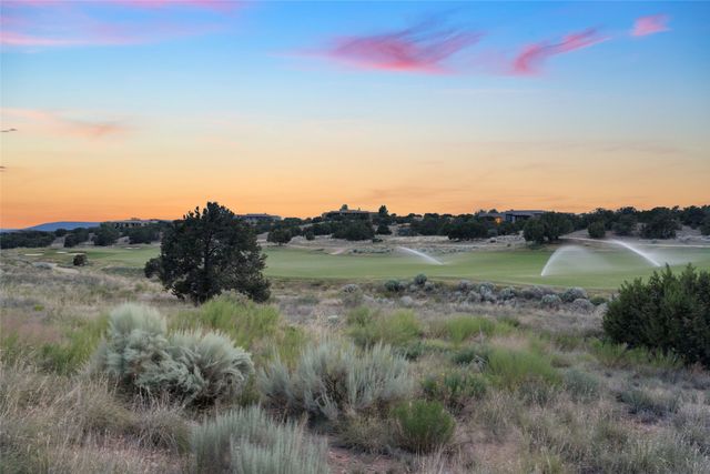 15 Calle Ojitos, Santa Fe, NM 87506