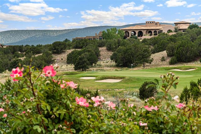 15 Calle Ojitos, Santa Fe, NM 87506