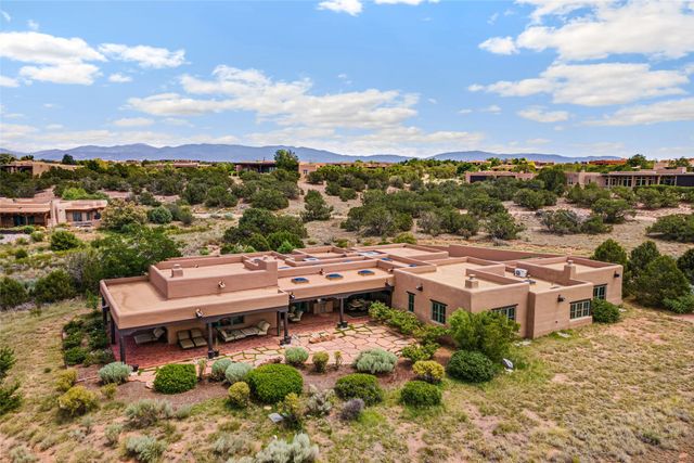 15 Calle Ojitos, Santa Fe, NM 87506