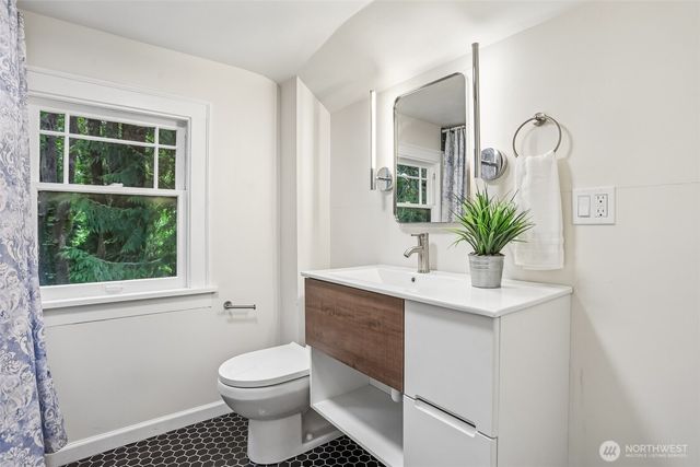 3736 NE 153rd Street, Lake Forest Park, WA 98155