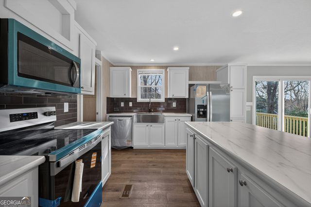 720 Woodland Circle, Loganville, GA 30052