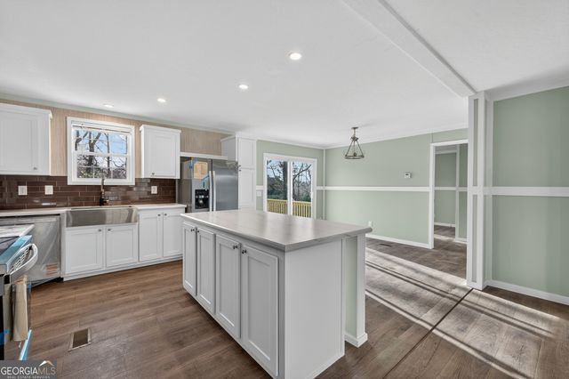 720 Woodland Circle, Loganville, GA 30052