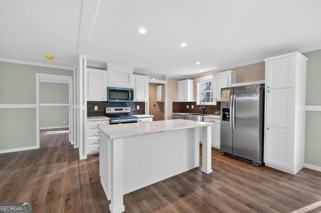 720 Woodland Circle, Loganville, GA 30052